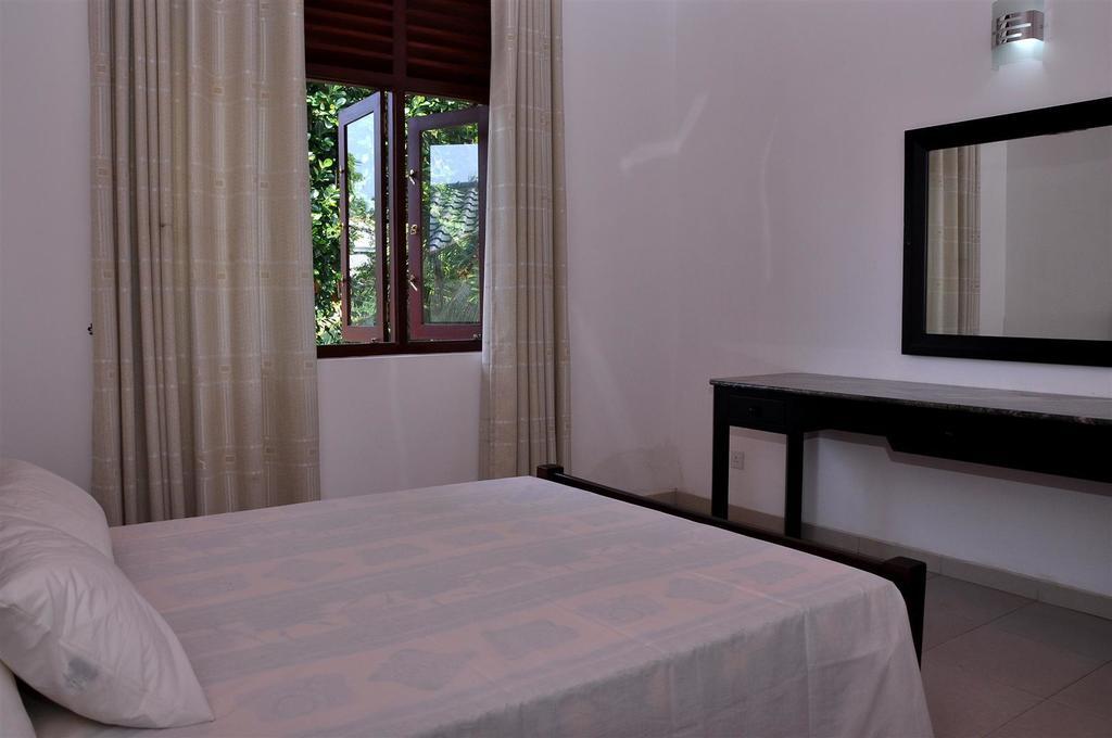 Harris Villa Hikkaduwa Quarto foto