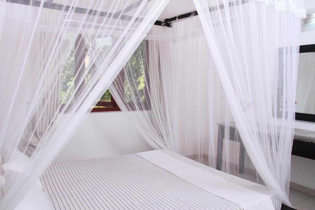 Harris Villa Hikkaduwa Quarto foto